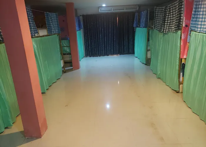 Lucky Dorm Hostel Phi Phi Islands